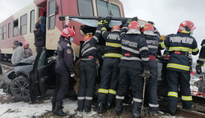 Accident grav la Iași. Un tren a lovit o mașină - ptq0mczoyxnopwjkztm2ywq3mdi3ywi0-1613316960.jpg