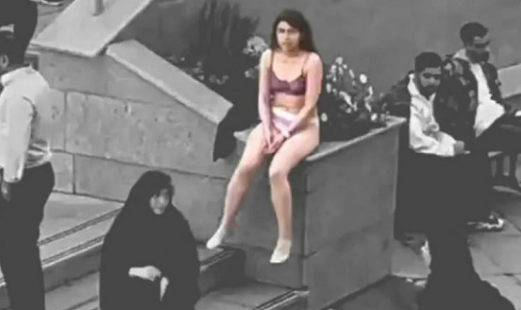 Studentă arestată, pentru că s-a dezbrăcat în fața universității - ptrioduyzge4owu3mwmwn2fhmzizodrh-1730633216.jpg