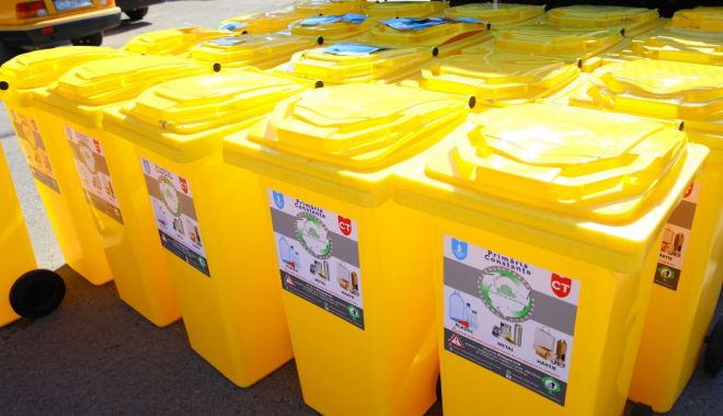 Distribuirea pubelelor continuă în alte zone ale orașului - pubele1-1600679634.jpg
