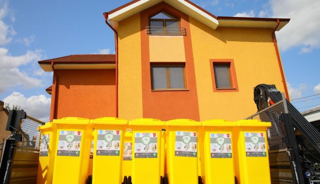 Continuă distribuirea pubelelor în cartierele constănțene - pubele1-1601619975.jpg