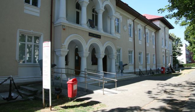 Publicaţii ce arată contribuţia Marinei la dezvoltarea societăţii româneşti - publicatii-1606837967.jpg