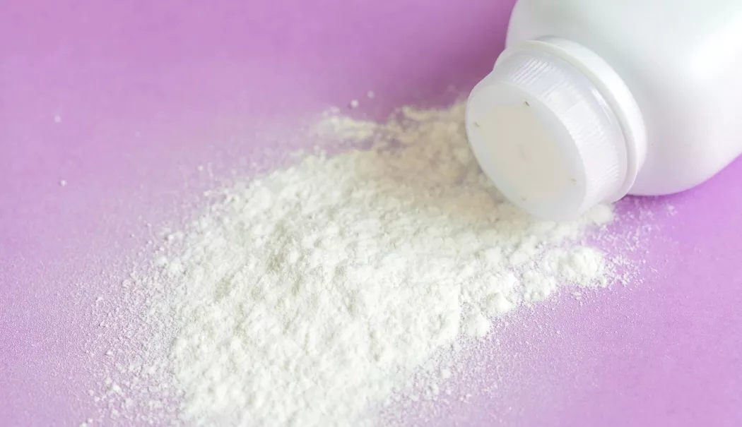 Pudra de talc, soluția simplă pentru iritații - pudra-1775643563.webp