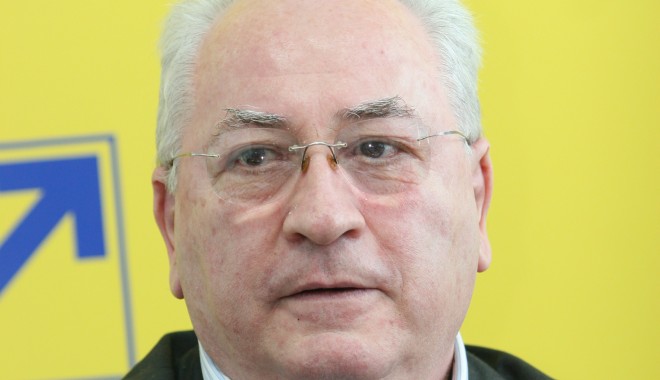 Puiu Hașotti: Cu Sorina Plăcintă am discutat dinaintea moțiunii de cenzură - puiu-1339578572.jpg