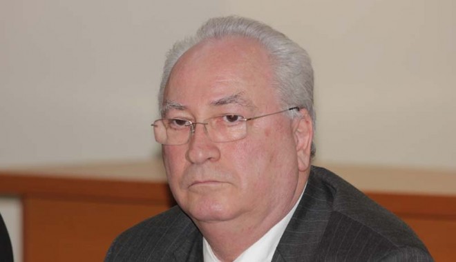 Senatorul Puiu Hașotti, reclamat pentru declarații homofobe - puiuhasoti-1366033438.jpg