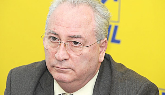 Hașotti spune că Opoziția revine la lucrările din plenul Senatului - puiuhasotti4319-1334133032.jpg