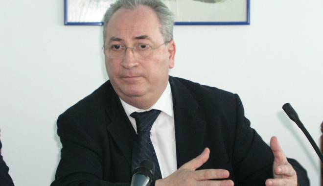 Scandalul de la Muzeul de Istorie. Puiu Hașotti îl desființează pe Constantin Scurtu! - puiuhasotti7-1423765535.jpg