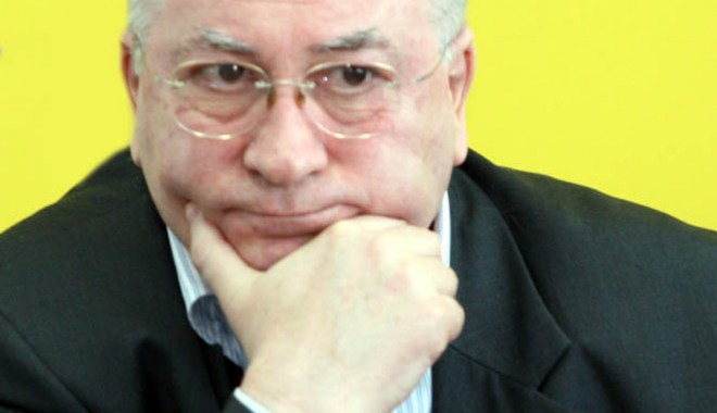 Puiu Hașotti, atac la Monica Macovei. Cătălin Predoiu îi bate obrazul - puiuhasottiataclamacovei-1401985399.jpg