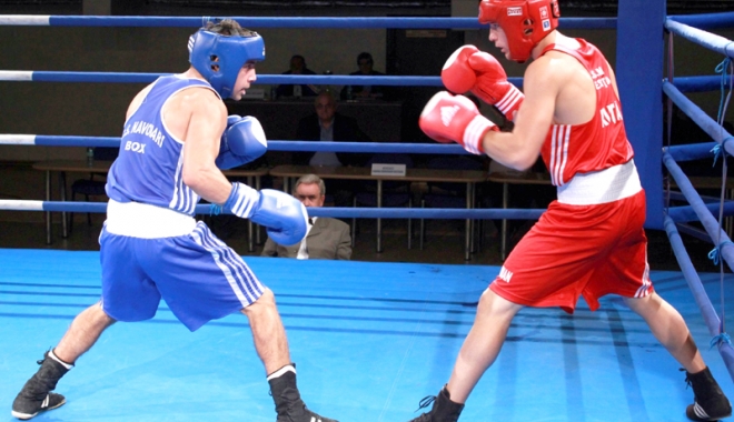 Pumni împărțiți în ring! Gală de box, mâine, la Sala 