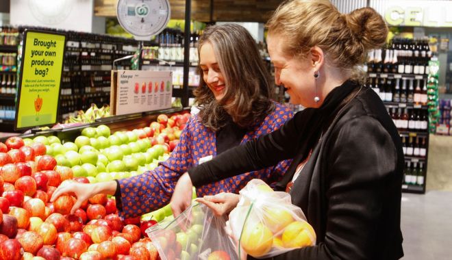 Noua Zeelandă, prima țară care interzice pungile de plastic la produsele proaspete