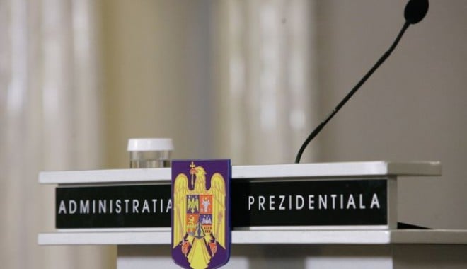 Cele 14 candidaturi la prezidențiale, definitive - pupitru-1411892138.jpg