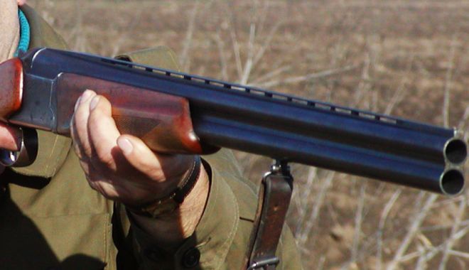 Anchetat după ce A TRAS CU ARMA într-o CARIERĂ! - pusca-1586165155.jpg