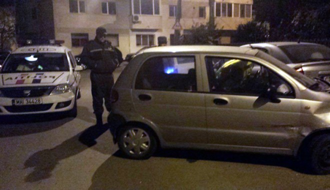 Distracția unui puști beat: a furat  un Matiz și a lovit șapte mașini parcate - pustimasiniavariate-1384795091.jpg