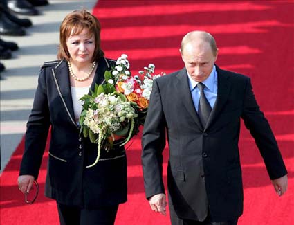 Președintele  Vladimir Putin  și-a anunțat divorțul - putin-1370605811.jpg