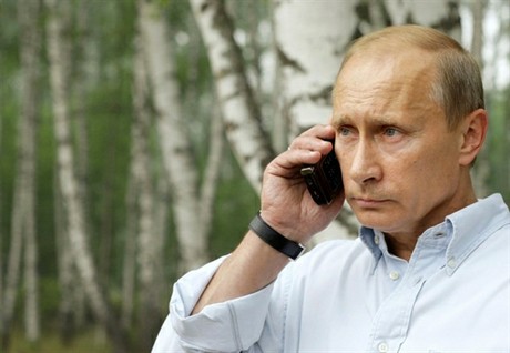 Putin și Hollande  au discutat la telefon despre situația  din Siria și Iran - putin-1385186775.jpg