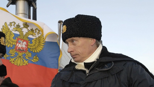 Vladimir Putin, prezent la ceremonia de lansare la apă a unui submarin nuclear - putin-1403105430.jpg