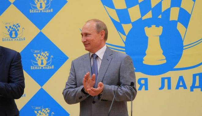 Șah / Vladimir Putin a urat bun venit șahiștilor Magnus Carlsen și indianului Wiswanathan Anand - putin-1415205007.jpg