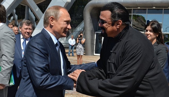 Vladimir Putin i-a acordat cetățenia rusă actorului Steven Seagal - putin-1478174094.jpg