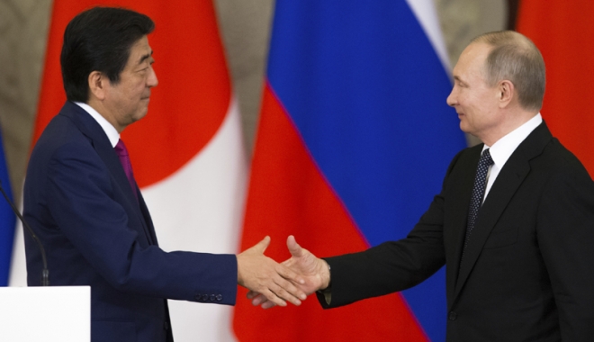 Putin și Abe se întâlnesc la Vladivostok, pentru a analiza problema nucleară nord-coreeană - putin-1504617197.jpg