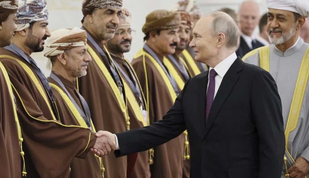 Alertă la Kremlin. Membrii unei delegații străine au vrut să intre cu un pumnal la întâlnirea cu Putin - putin-1745393628.jpg