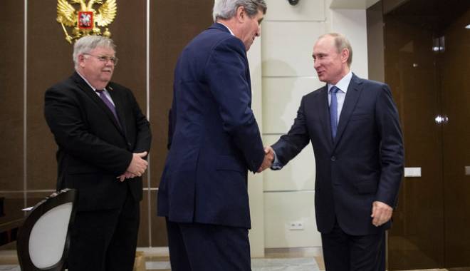 Întâlnire, la Kremlin, între Vladimir Putin și John Kerry - putinm-1450198485.jpg