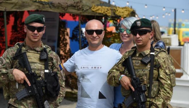Neversea 2019. Armata Română caută recruți printre tinerii care vin la festival - pwrlnwe0mdhhognjywe0ntvkzgzhmjy1-1562391246.jpg