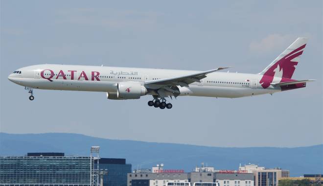 Zeci de victime, după ce un avion al Qatar Airways a trecut printr-o zonă cu turbulențe - qatarairwaysboeing777300era7baff-1441629551.jpg