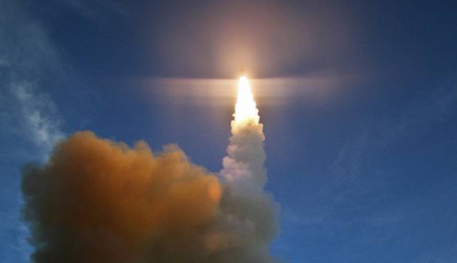 SUA a testat interceptori de tip SM-3 pentru scutul antirachetă din România și Polonia - racheta-1449854835.jpg