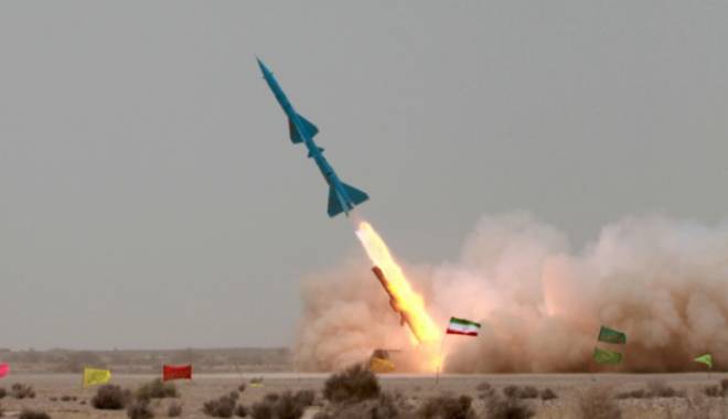 Noi teste balistice au fost efectuate de Iran în timpul unui exercițiu militar - racheta-1457510094.jpg
