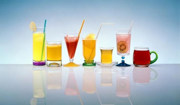 Românii vor consuma în 2011, în medie, zece litri de apă și sucuri pe lună - racoritoare-1310281172.jpg