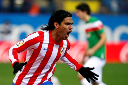 Chelsea îl vrea Falcao. Oferă 15 milioane de euro plus Torres! - radamelfalcao-1337015621.jpg