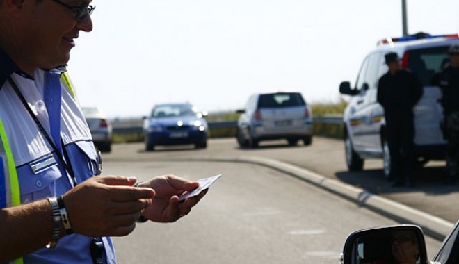 Record de viteză! Prins cu 225 kilometri pe oră pe autostradă - radar-1471695791.jpg