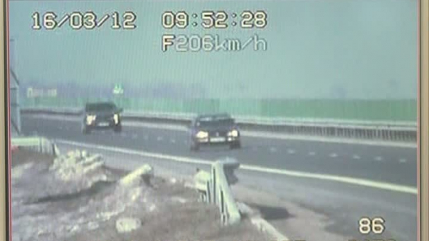 Mai mulți șoferi vitezomani au rămas fără permis pe Autostrada Soarelui - radar00663500-1331985804.jpg