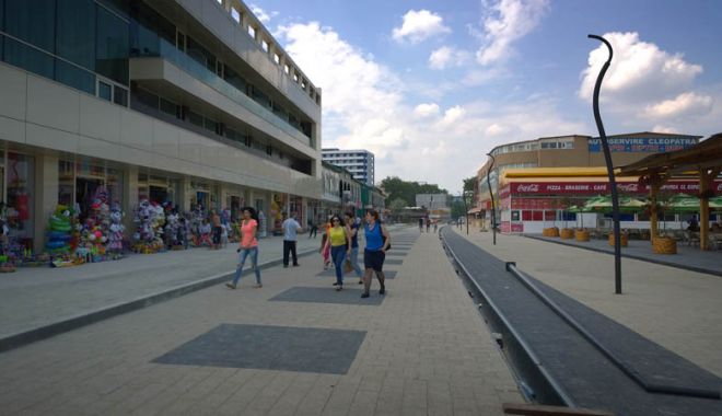 De ce stau luminile aprinse astăzi, pe străzile din Mamaia - radio-1524829174.jpg