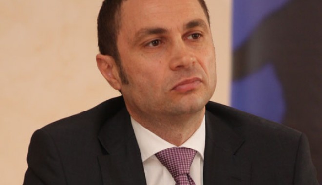 Primarul Mangaliei a început, din timp, pregătirile pentru sezonul estival 2013 - radu-1349395941.jpg