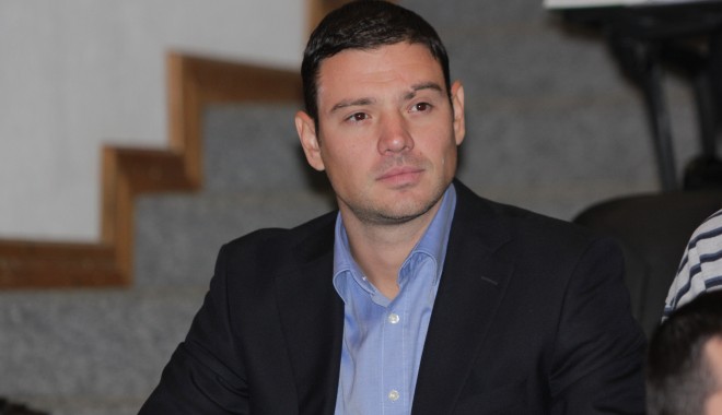 Radu Babuș s-a întâlnit cu locuitorii din satul Poiana - radubabus1-1352897670.jpg
