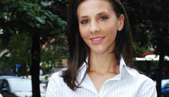 Andreea Răducan a obținut titlul de doctor - raducan1380731167-1380785501.jpg