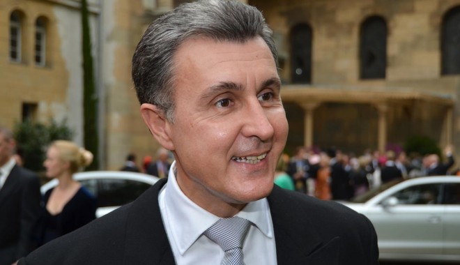 Familia Regală a participat la slujba de Înviere la Catedrala din Alba Iulia - radududa-1367737949.jpg
