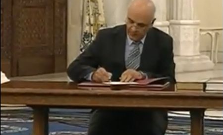 Raed Arafat a depus jurământul de învestitură în funcția de ministru interimar al Sănătății - raed-1352310411.jpg