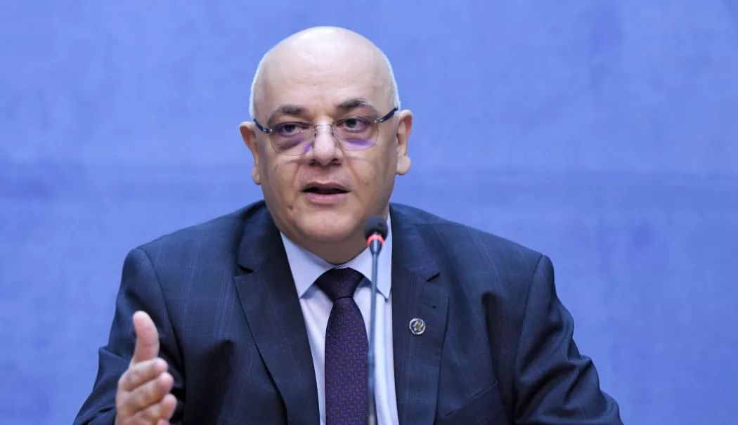 Raed Arafat încinge internetul. Vrea limitarea accesului copiilor și adolescenților la rețelele de socializare - raedarafat1070x600-1769845172.webp