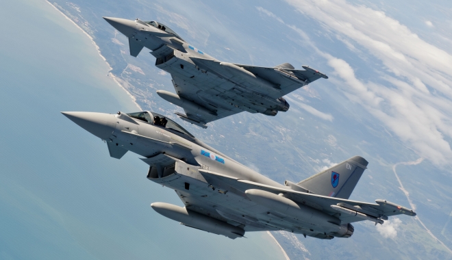 Avion Eurofighter prăbușit în Italia - raf6squadroneurofightertyphoonso-1506354728.jpg