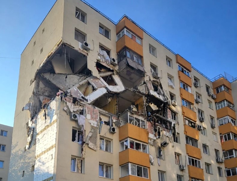 Locatarii din blocul afectat de explozia din Rahova ar putea intra în apartamente în aproximativ trei luni - rahova-1779260186.webp