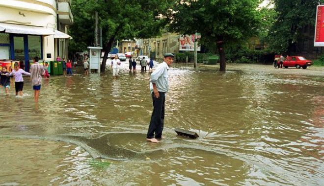 COD PORTOCALIU de ploi și vijelii, la Constanța. RAJA a activat Comandamentul pentru Situații de Urgență - raja-1560072981.jpg
