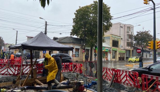 Atenţie, şoferi! Trafic îngreunat pe strada Mircea cel Bătrân. Se lucrează la conductele de apă - raja165-1637049338.jpg