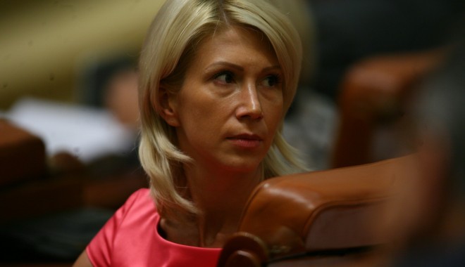 Raluca Turcan propune ca noua Constituție să prevadă minim 5% din PIB pentru educație - ralucaturcan-1367396338.jpg