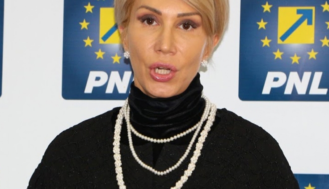 Raluca Turcan: 