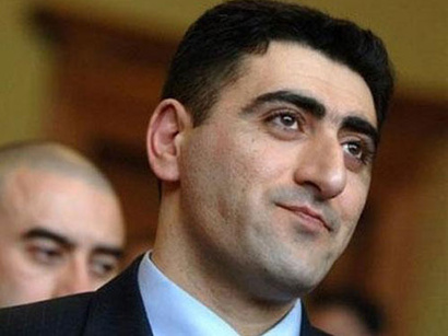 Proteste violente în fața consulatului ungar din Erevan. Drapelul Ungariei, incendiat - ramilsafarov310812-1346522600.jpg