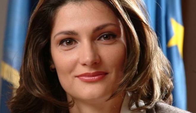 Ramona Mănescu, la CONSTANȚA: Privatizarea CFR Marfă va eșua dacă nu se plătește la termenul de luni - ramonamnescu1-1381559745.jpg