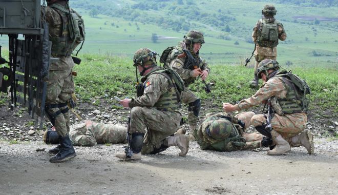 Evacuarea răniților, un antrenament obligatoriu - raniti-1558893105.jpg