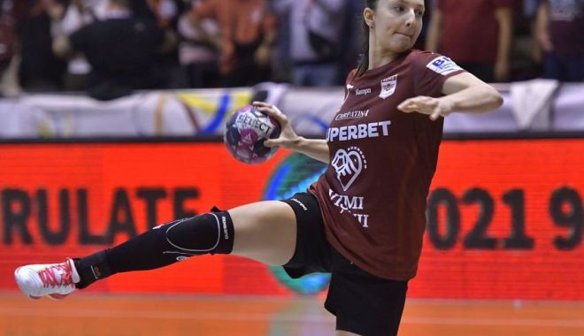 Victorie la limită pentru Rapid Bucureşti în Liga Campionilor la handbal feminin - rapid-victorie-1694941929.jpg