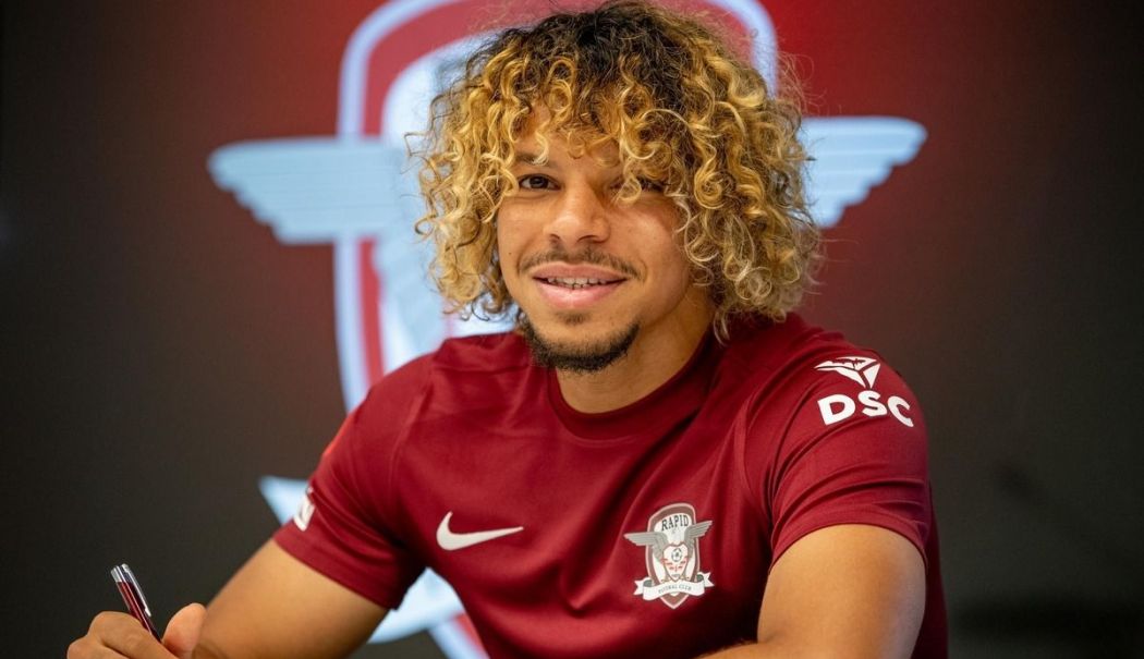 Jayson Papeau şi-a prelungit contractul cu FC Rapid până în 2026 - rapidist-prelungire-1720707042.jpg
